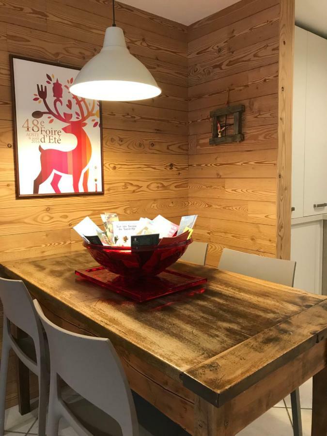 Alloggio Turistico Maison S Anselme Vda Aosta Cir 0015 Bagian luar foto